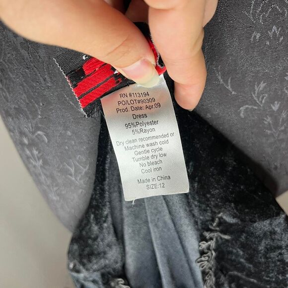 Renaissance Type Lace Trimmed Dress Black Red In Costumes Size 12 - Picture 7 of 7